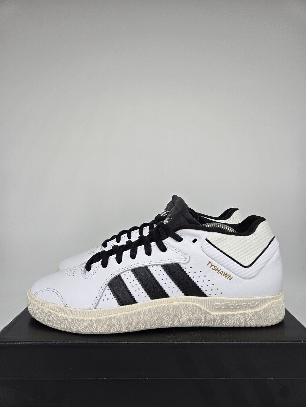 adidas Men's Tyshawn Mid JQ1134 Core Black Cloud White Shoes Size 10.5